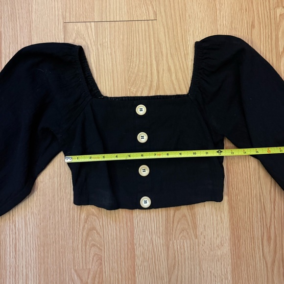 Urban Outfitters Balloon Sleeve Black Buttoned Crop Top Size XS - Picture 8 of 9